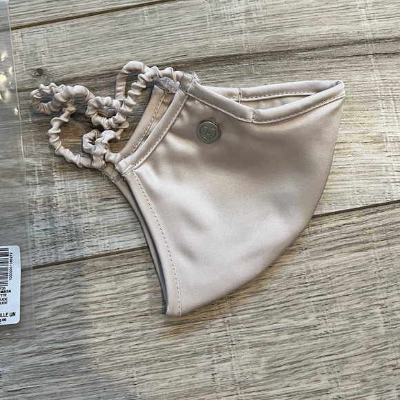 Petite Face Mask - Picture 3 of 6